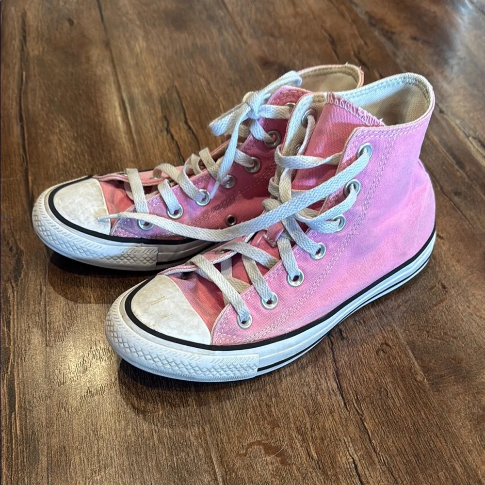 Converse Hi-Top All Star Chuck Taylor Pink Classic Sneakers W/6 M/4